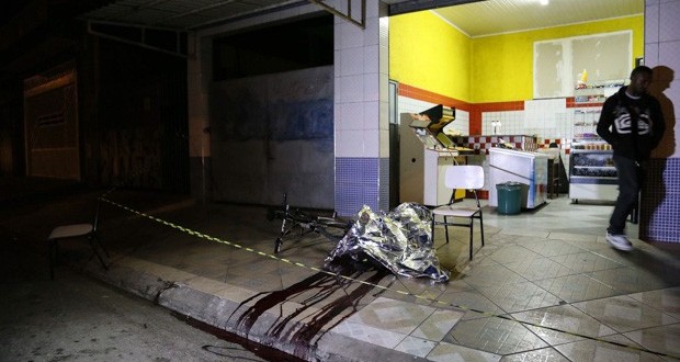 Vítima da série de ataques em Osasco e Barueri (Foto: Edison Temoteo/Futura Press/Estadão Conteúdo)