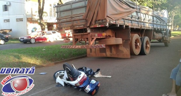Apesar do estrago a condutora da moto não se feriu - ( Fotos- WhatsApp)