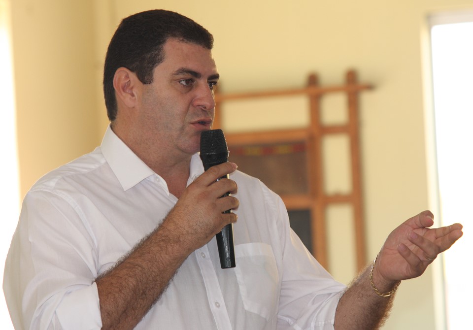 “Este pagamento da divisão dos recursos do leilão do pré-sal é uma vitória aos municípios”, diz o presidente da Comcam e prefeito de Barbosa Ferraz, Edenilson Miliossi (PPS)