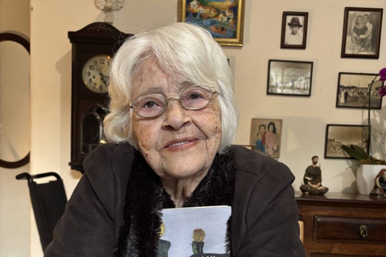 Adélia Prado é internada após sofrer queda em sua casa - 26/01/2026 - Ilustrada