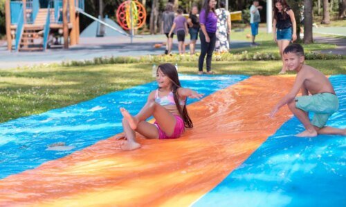 Curitiba lança programação de verão com skibunda e brinquedos aquáticos