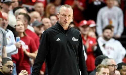 Darian DeVries coaching vs Matt Painter