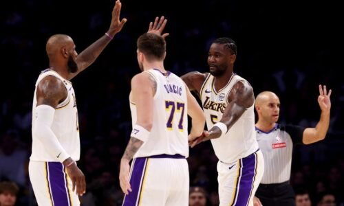 Deandre Ayton's perfect night keys Lakers win over Raptors