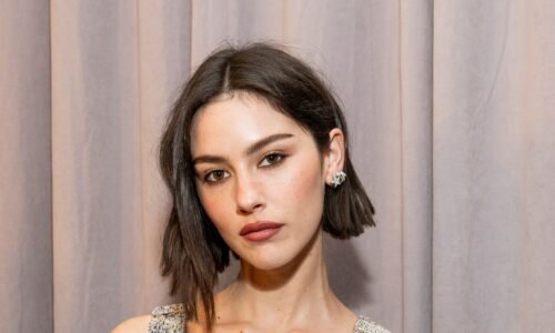 Gracie Abrams Ditches Her Bob for a French Girl-Coded Pixie Crop