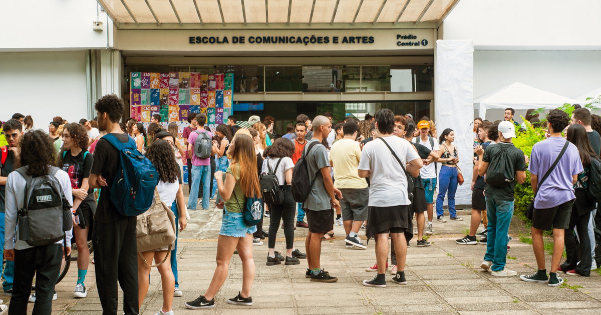 Graduados podem concorrer a vagas remanescentes na Escola de Comunicações e Artes da USP