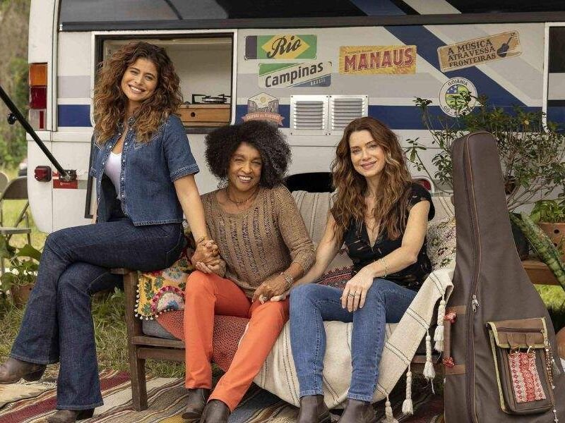 Isadora Cruz destaca o legado feminino da personagem Agrado, de "Coração Acelerado"