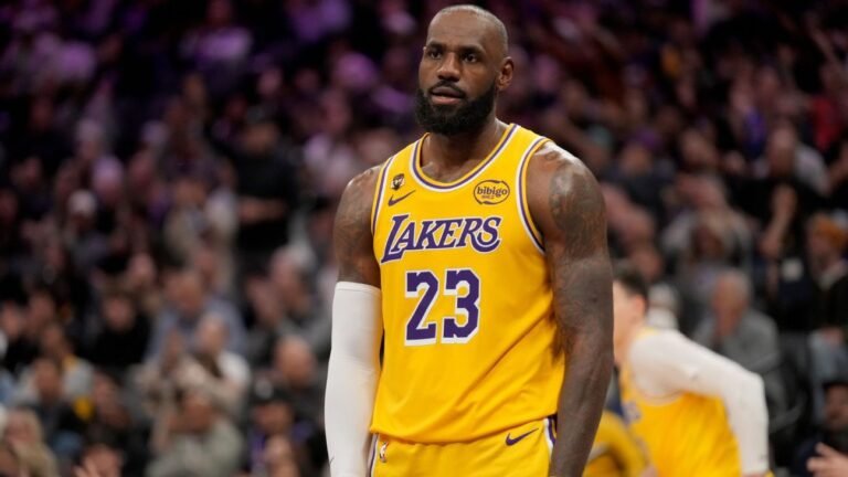Lakers' LeBron James not voted All-Star Game starter