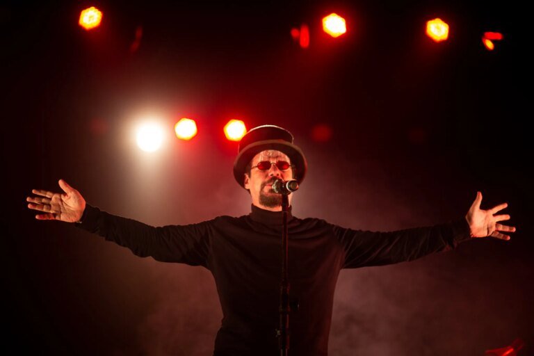 Musical sobre Raul Seixas estreia em Curitiba no Guairinha