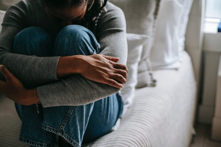 O que é o 'Blue Monday' e por que data reacende debate sobre tristeza, saúde mental e doenças crônicas