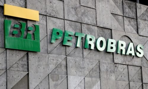 Petrobras (PETR4) avança no semanal após rompimento técnico e mira topo histórico