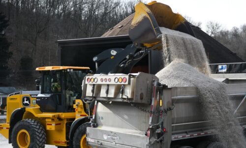 Pittsburgh winter storm warning live updates: 10 to 14 inches of snow expected in Western Pa.