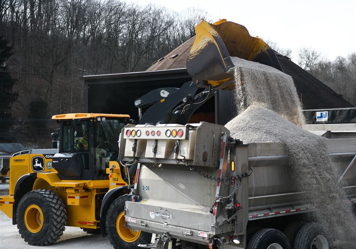 Pittsburgh winter storm warning live updates: 10 to 14 inches of snow expected in Western Pa.