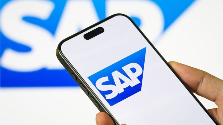 SAP shares fall after reporting disappointing cloud contract value