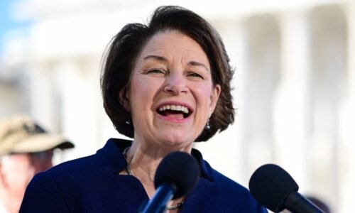 Sen. Amy Klobuchar announces run for Minnesota governor amid immigration turmoil