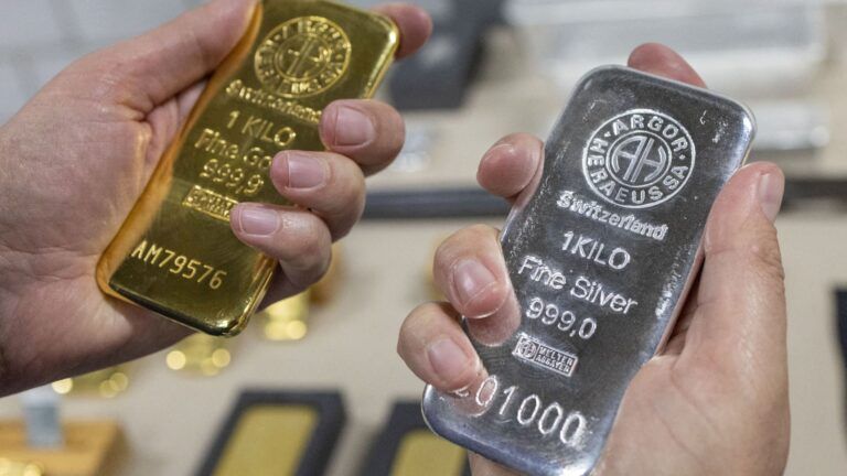 Silver, gold sell off as precious metals markets nosedive