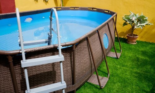 Tem piscina plástica? Veja dicas para reduzir desperdício de água