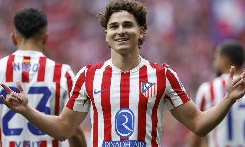 Julian Alvarez, do Atlético de Madri, comemora, a lá