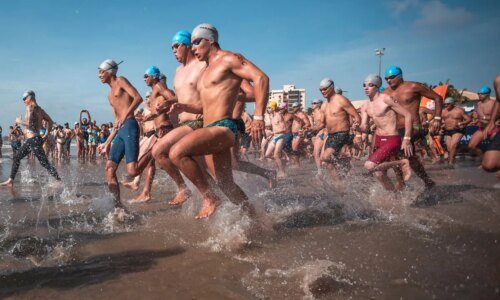 Travessia de Guaratuba reúne mais de 500 atletas neste domingo
