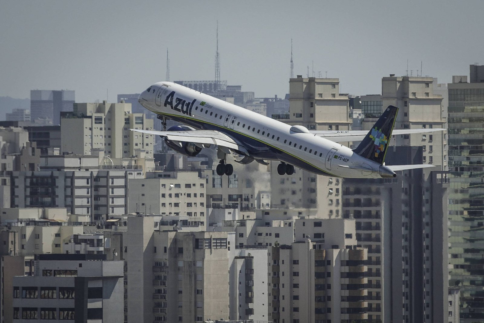 Azul terá acordo de compartilhamento com American Airlines - 23/02/2026 - Economia