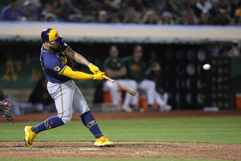 Brewers To Sign Gary Sánchez