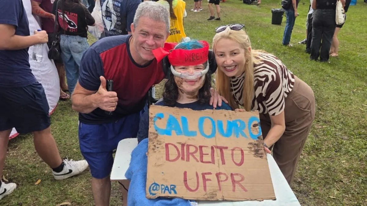 Calouro da UFPR com Duchenne mira política: "Conhecimento fez a diferença"