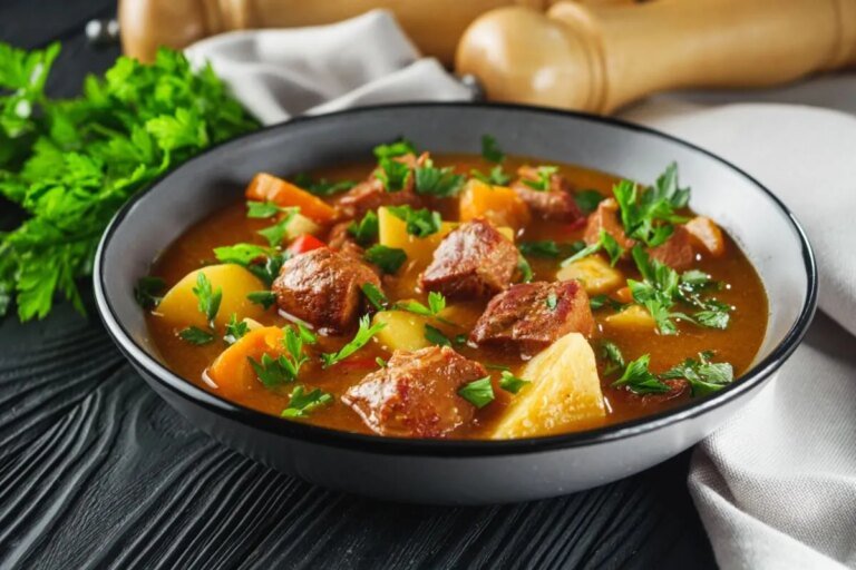 Carne na panela de pressão: 7 receitas suculentas para o jantar