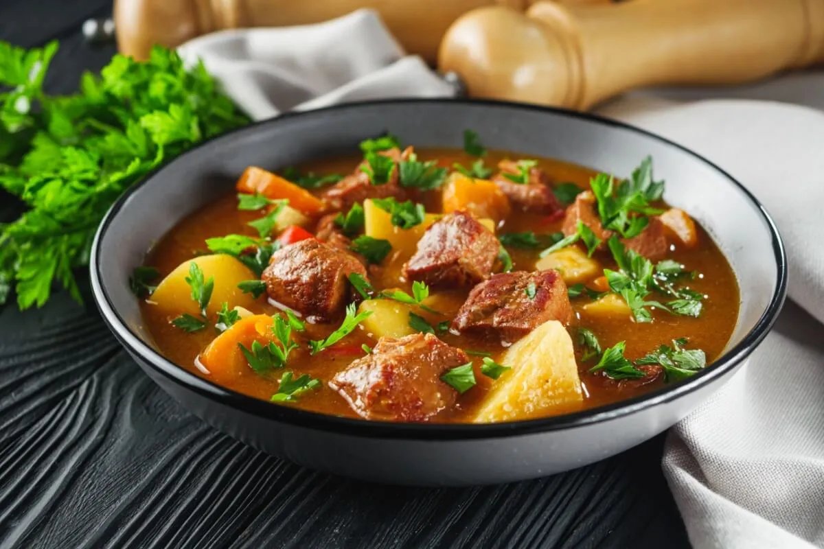 Carne na panela de pressão: 7 receitas suculentas para o jantar