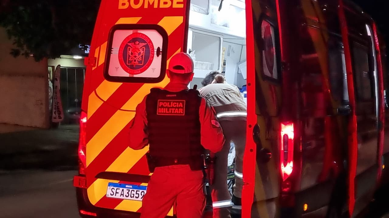 Colisão entre moto e Honda Fit deixa motociclista ferido no Parque São Paulo