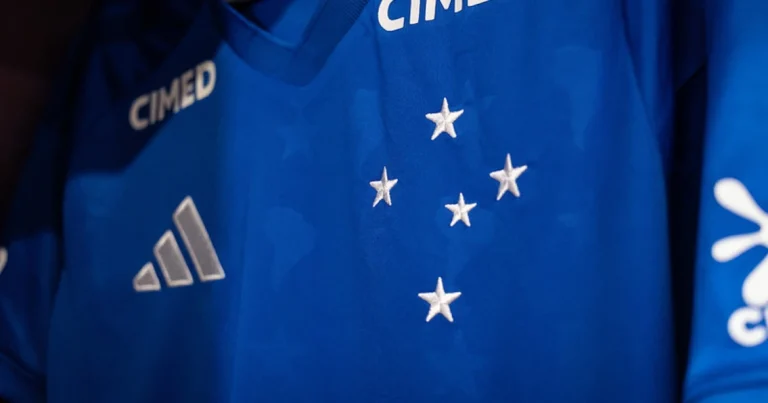 Cruzeiro anuncia novo parceiro e terá novidade no uniforme contra o Coritiba