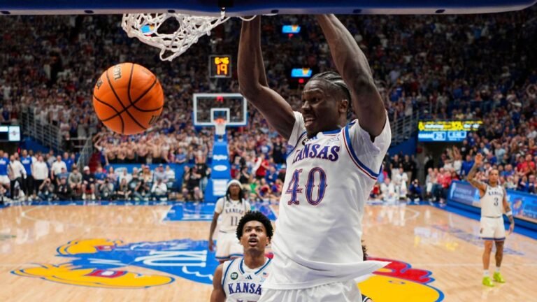 Darryn Peterson-less Kansas hands No. 1 Arizona first loss