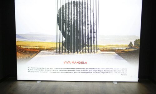 Exposição gratuita sobre Nelson Mandela estreia em Curitiba na próxima semana