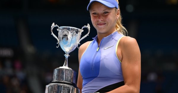French focus pays off for Efremova in AO junior girls' final