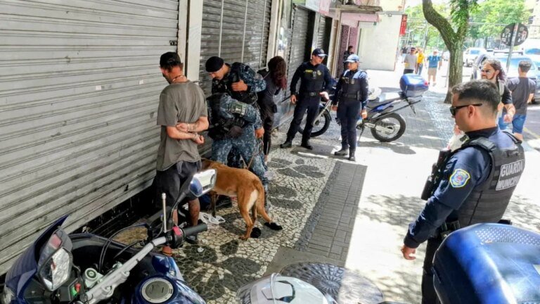 Guarda Municipal prende suspeitos de tráfico no Centro de Curitiba