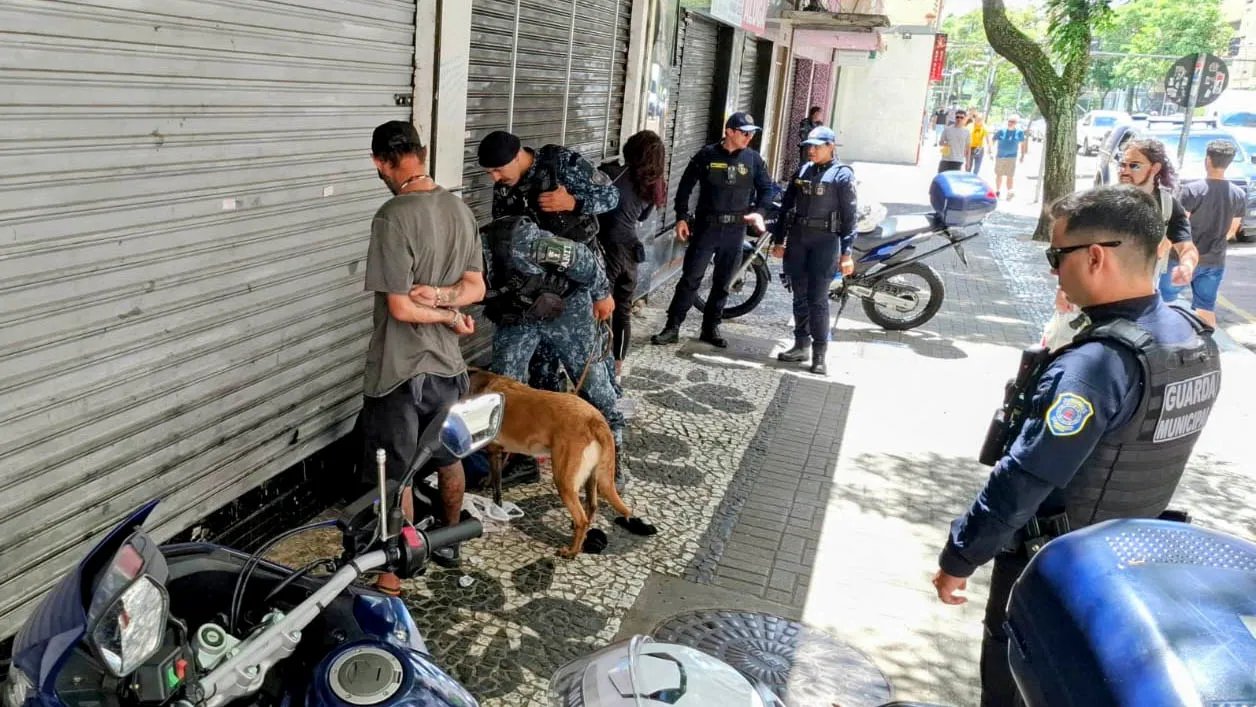 Guarda Municipal prende suspeitos de tráfico no Centro de Curitiba