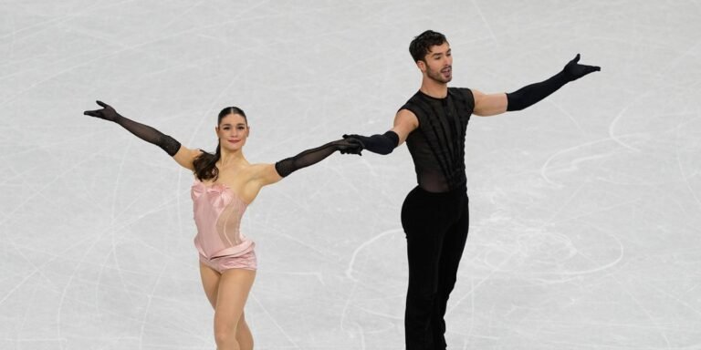 Guillaume Cizeron et Laurence Fournier Beaudry entrent en lice en patinage artistique, deux Français qualifiés en finale du saut à ski