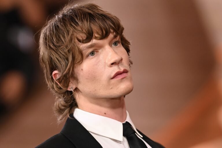 Heated Rivalry's Connor Storrie to Host SNL [DETAILS]
