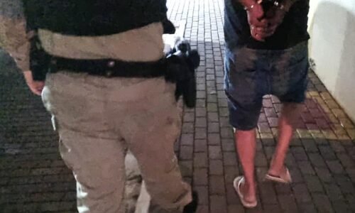 Homem é detido após desrespeitar ordem policial e tentar escapar de fiscalização na Região Sul da Cidade