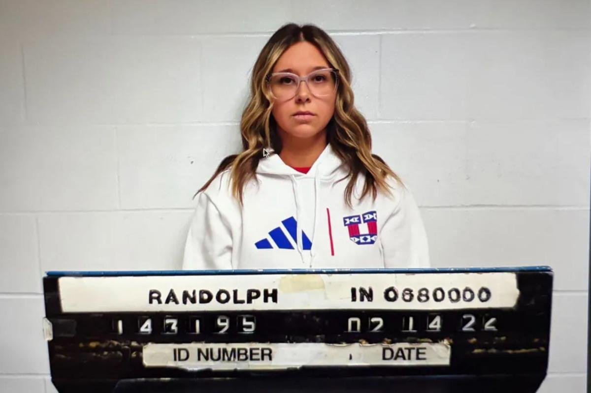 Indiana school secretary accused of having sex with 2 students