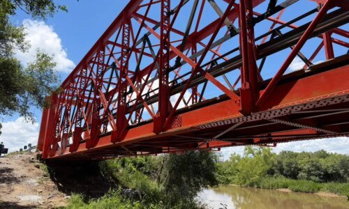 Interdição para reparos em ponte centenária perto de Curitiba é adiada
