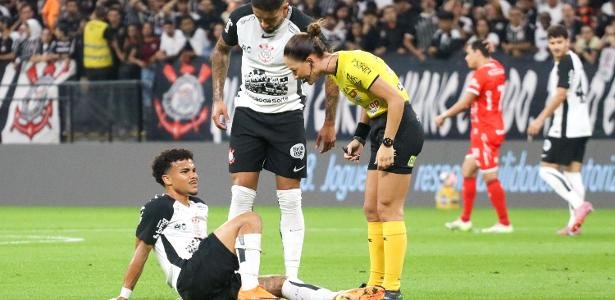 Kaio César se machucou no primeiro jogo como titular pelo Corinthians