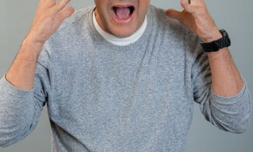Marcelo Serrado apresenta a comédia "Terapia" no Teatro Alberto Maranhão