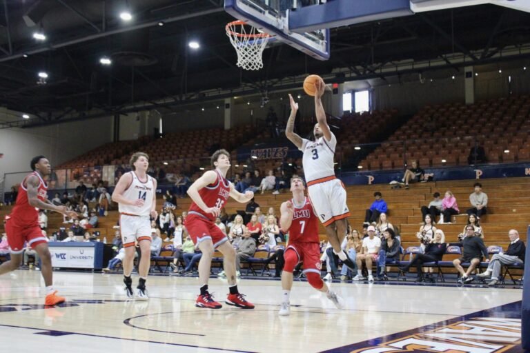 Men’s Basketball Waves the Lions Back to the Bench in 90–89 Thriller