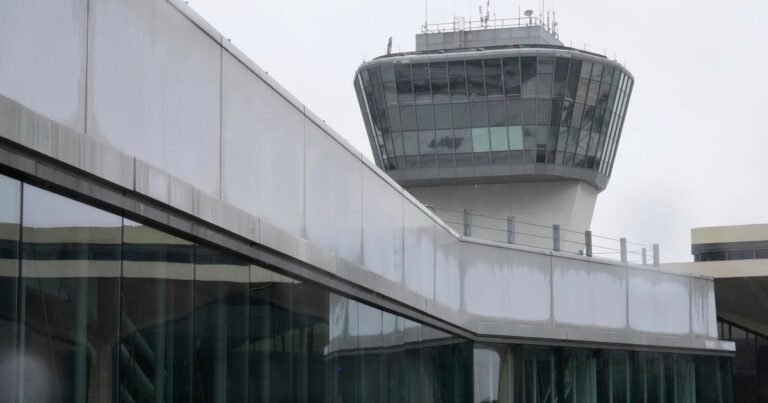 Newark Airport closed, ground stop issued due to aircraft emergency, FAA says