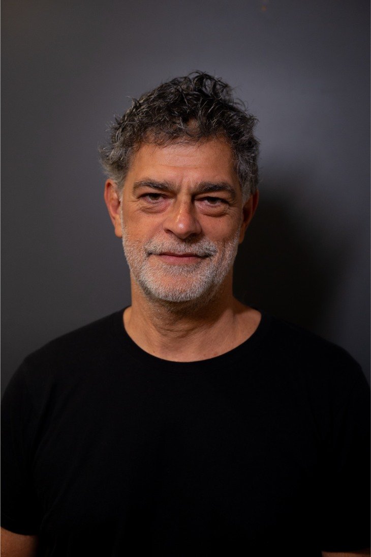 O Motociclista no Globo da Morte é excelente solo com Eduardo Moscovis no Teatro Vivo – Miguel Arcanjo
