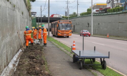 Obra recupera trincheira sob Linha Verde no Pinheirinho em Curitiba