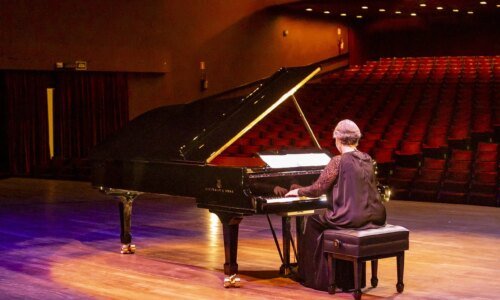 Piano Steinway chega ao Teatro Guaíra: três dias de montagem