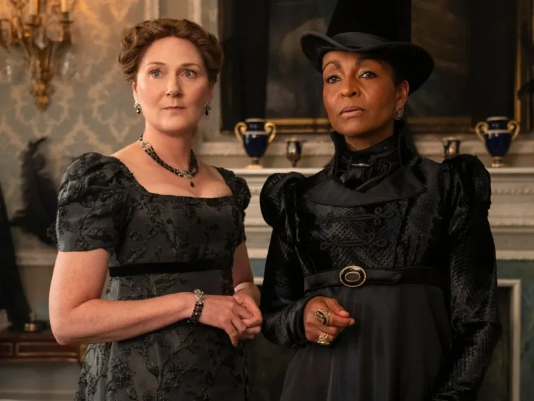 Ruth Gemmell e Adjoa Andoh em Bridgerton