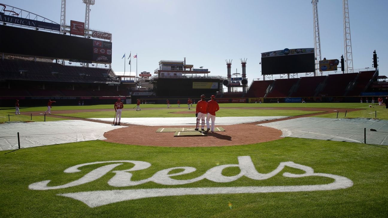 Reds sign 1B Nathaniel Lowe to minors deal, invite to spring training