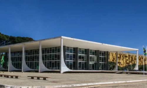 STF derruba lei do Programa Escola Sem Partido no Paraná