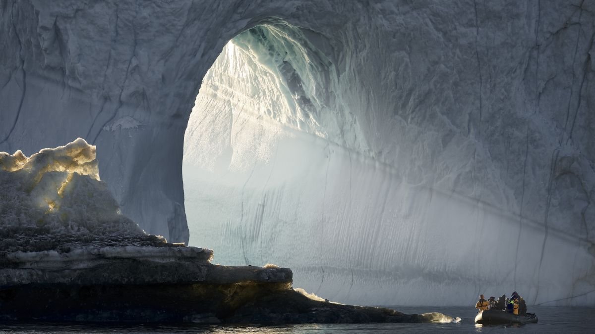 Scientists Think Greenland's Ice Is Churning Like Molten Rock : ScienceAlert